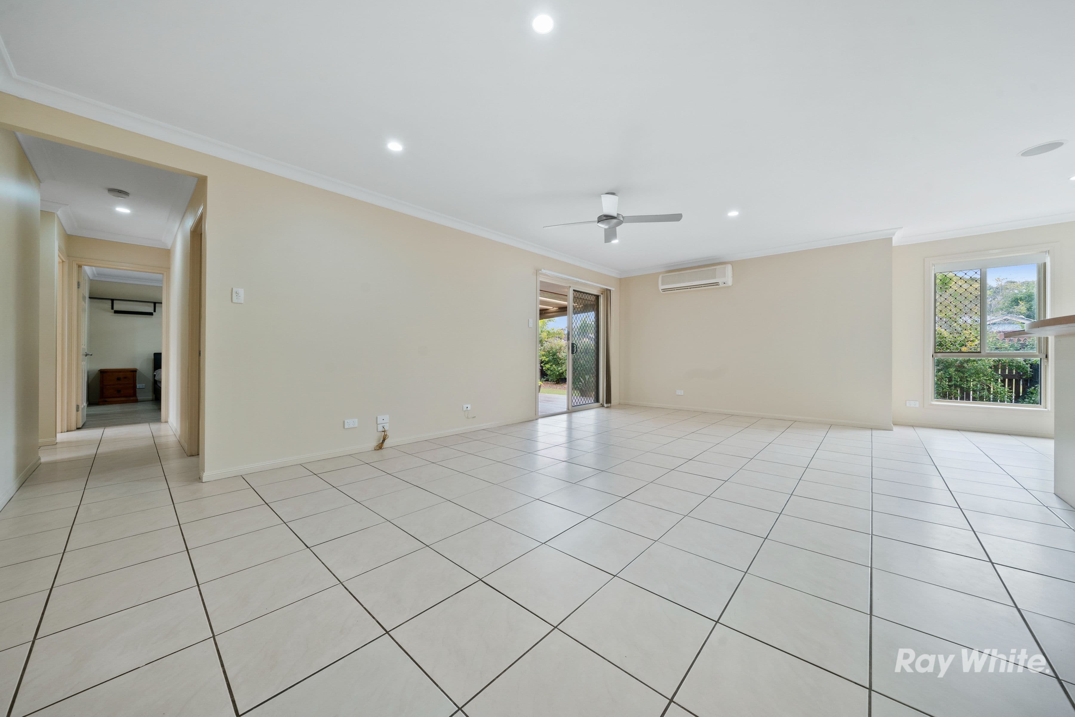1 Lake Cooloola Court, Logan Reserve QLD 4133, Logan Reserve - Thumbnail 6