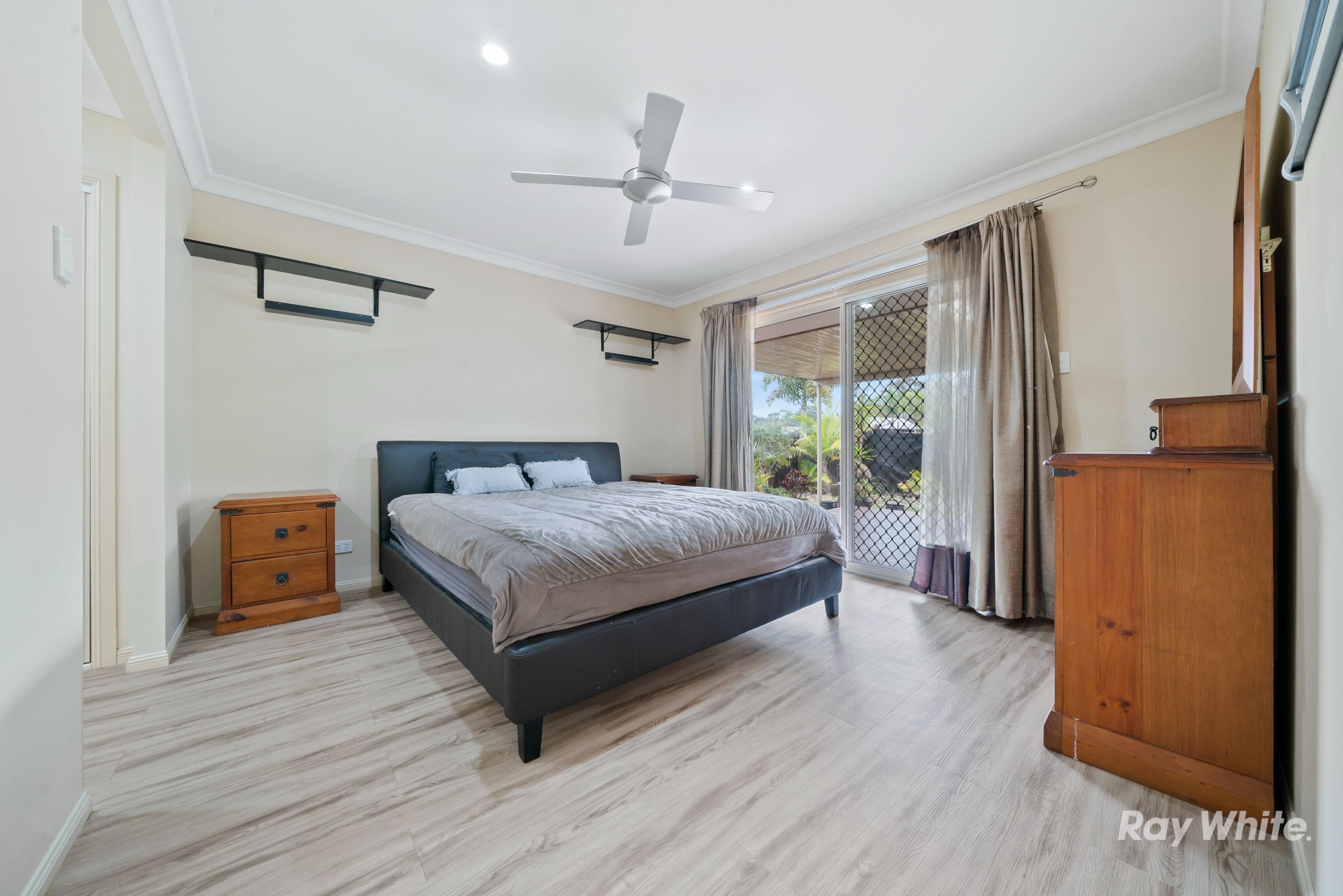 1 Lake Cooloola Court, Logan Reserve QLD 4133, Logan Reserve - Thumbnail 7