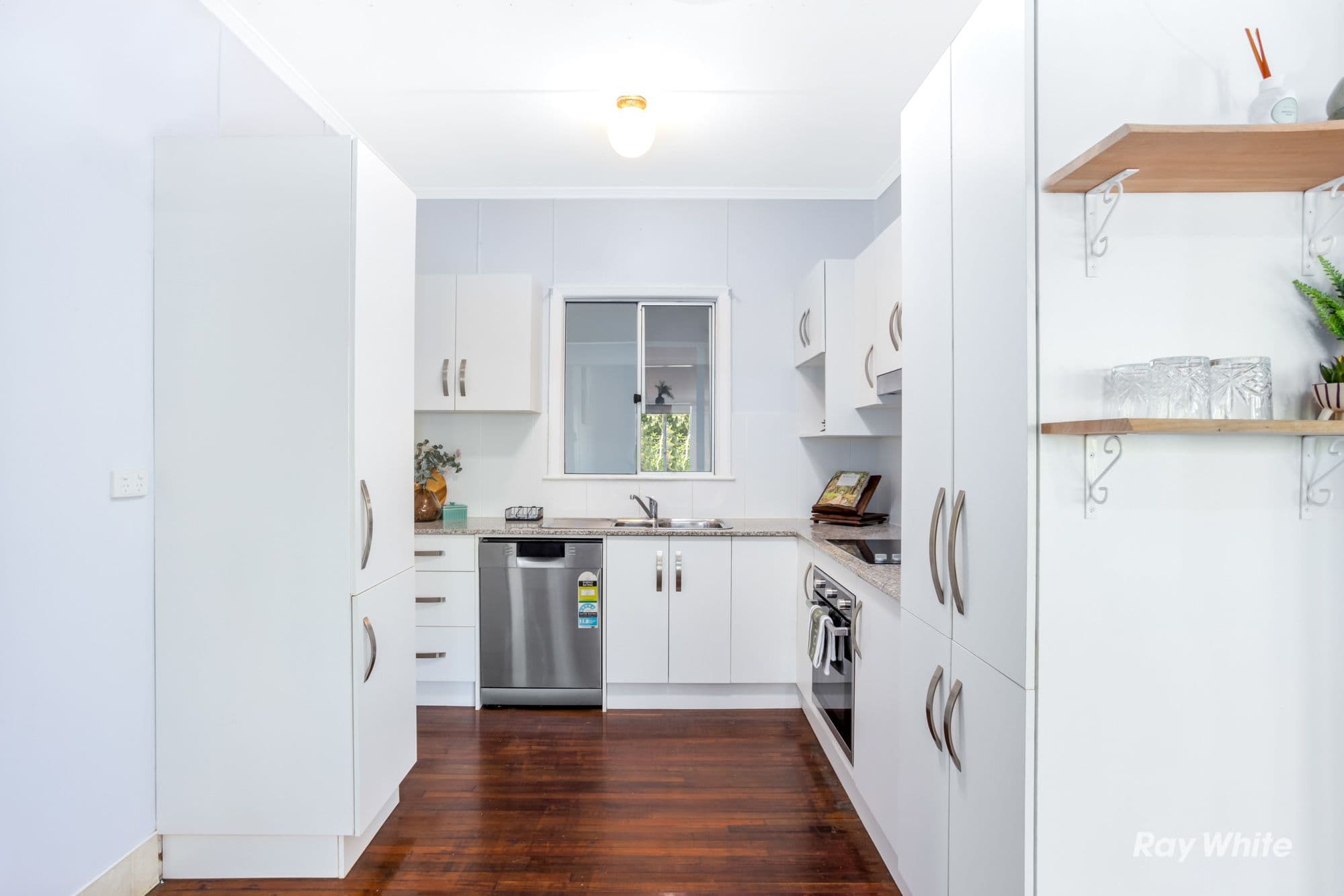 32 Tucker Street, Yeppoon QLD 4703, Yeppoon - Thumbnail 5