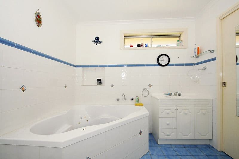 2 Mulberry Crescent, FRANKSTON NORTH VIC 3200, Frankston North - Thumbnail 3