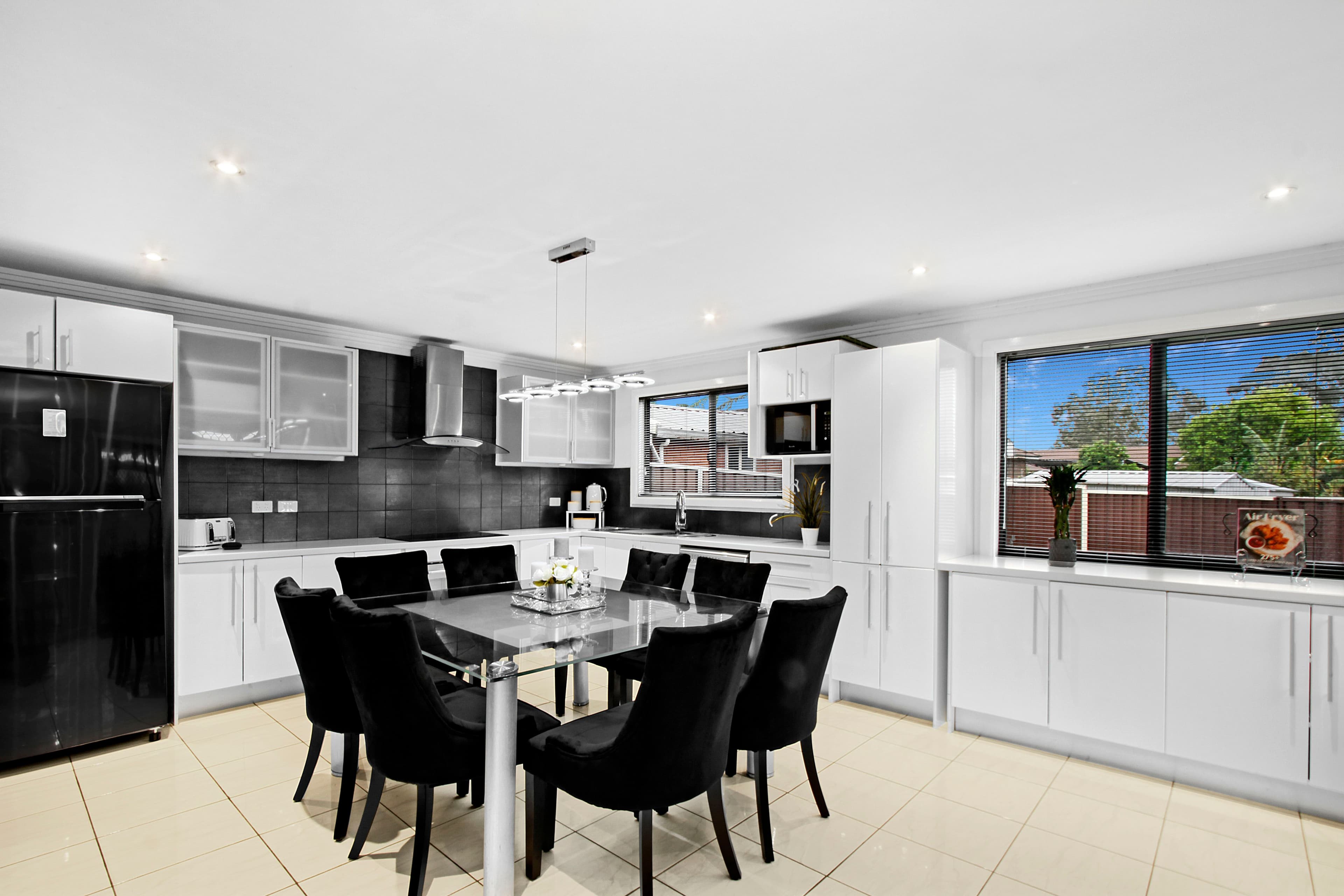 17 Glenfern Crescent, Bossley Park NSW 2176, Bossley Park - Thumbnail 3