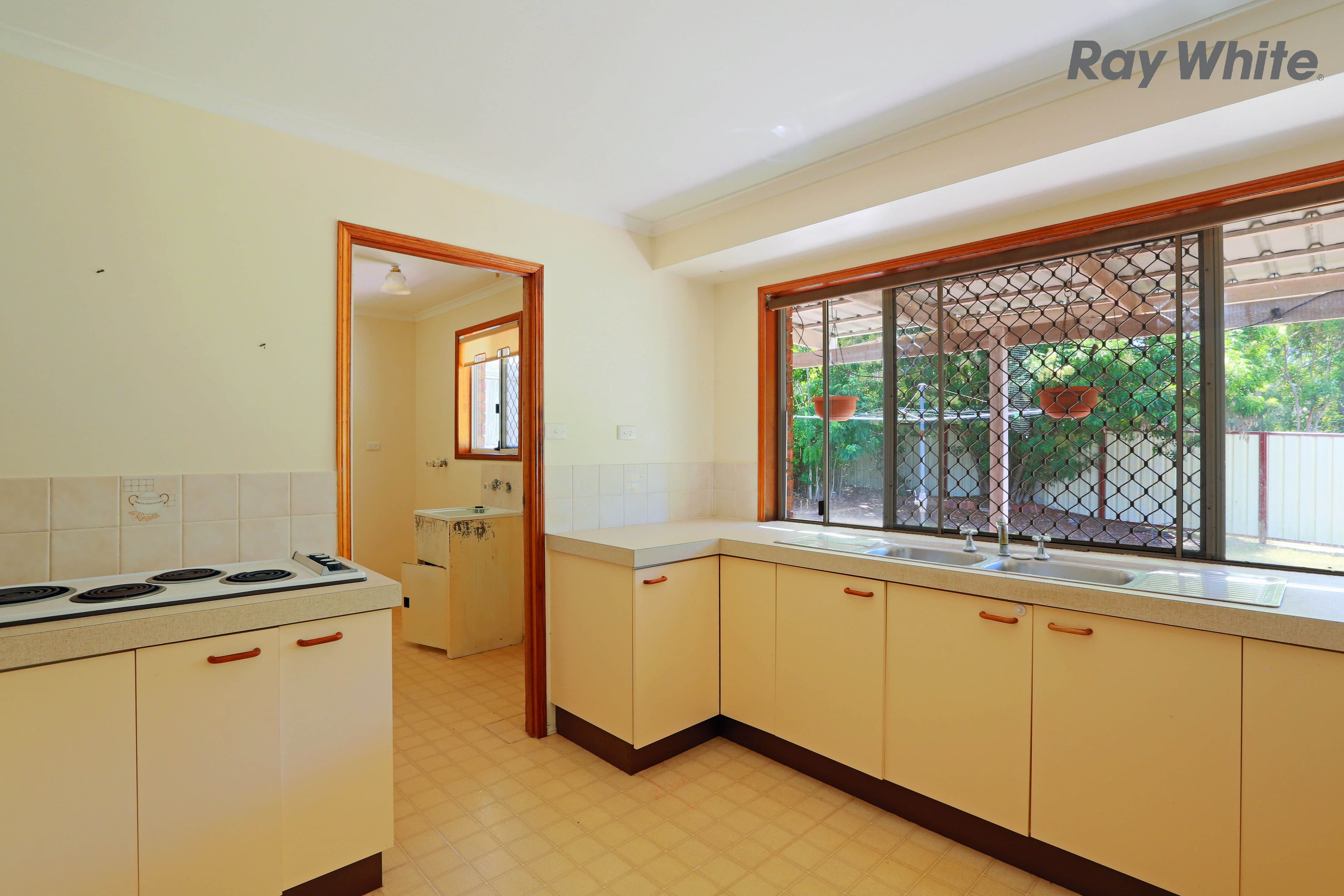 6 Maclean Court, Alexandra Hills QLD 4161, Alexandra Hills - Thumbnail 8