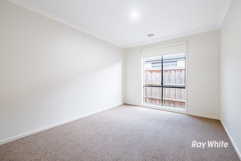 104 Mountainview Boulevard, Cranbourne North VIC 3977, Cranbourne North - Thumbnail 5