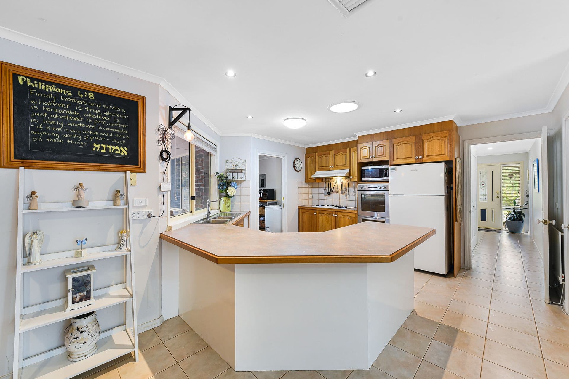 9 Knights Bridge Court, Narre Warren VIC 3805, Narre Warren - Thumbnail 4