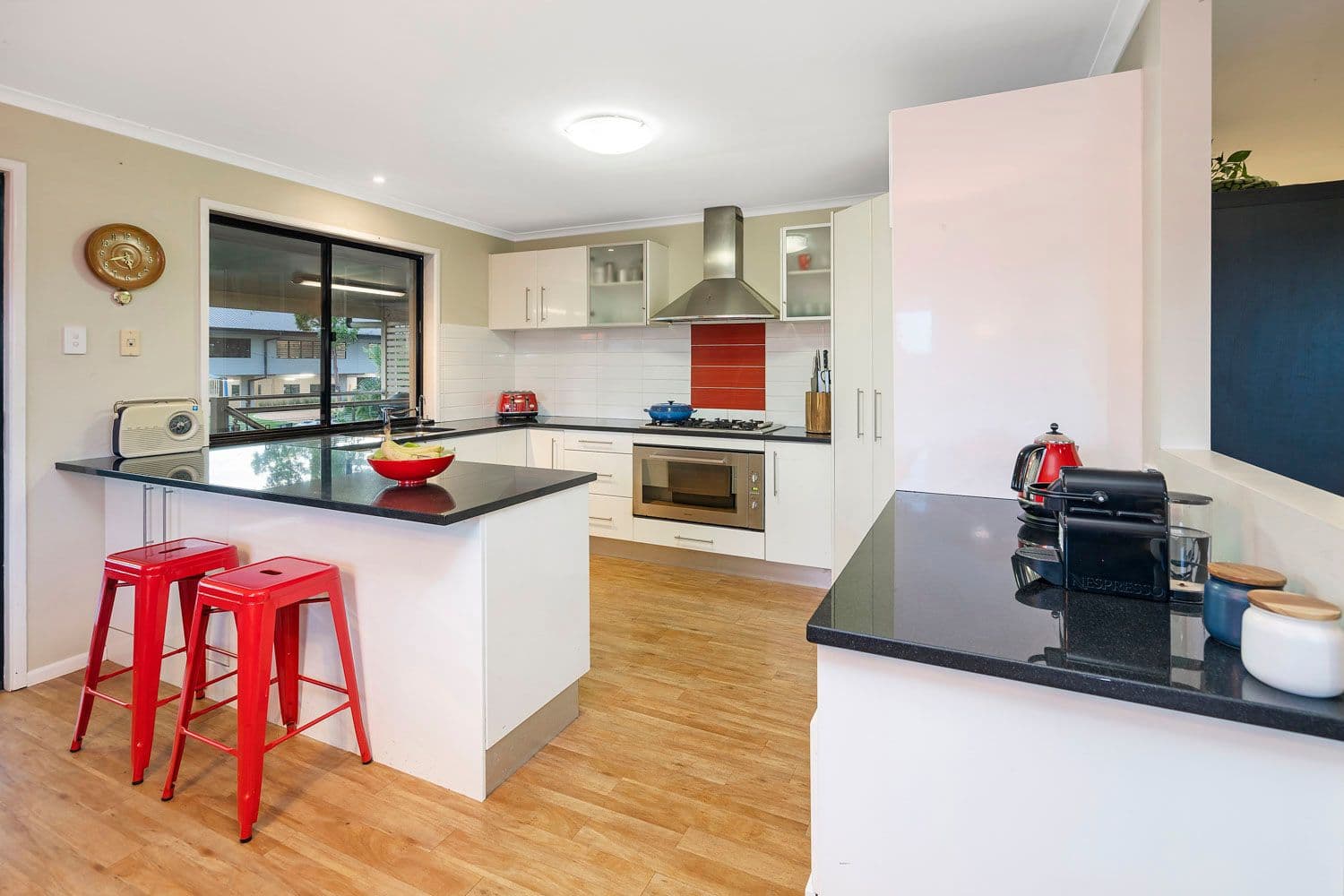 17 Kenora Street, Mansfield QLD 4122, Mansfield - Thumbnail 2