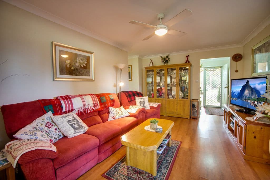 11 Tulipwood Drive, Colyton - Thumbnail 2