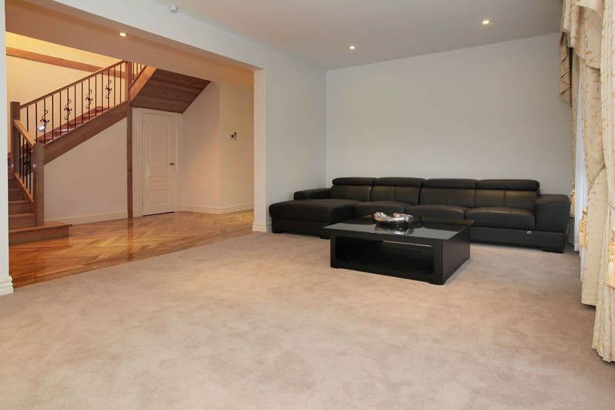 5 Sagan Court, GLEN WAVERLEY VIC 3150, Glen Waverley - Thumbnail 3