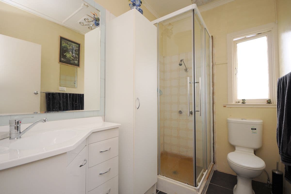 813 Ruthven Street, Kearneys Spring QLD 4350, Kearneys Spring - Thumbnail 4