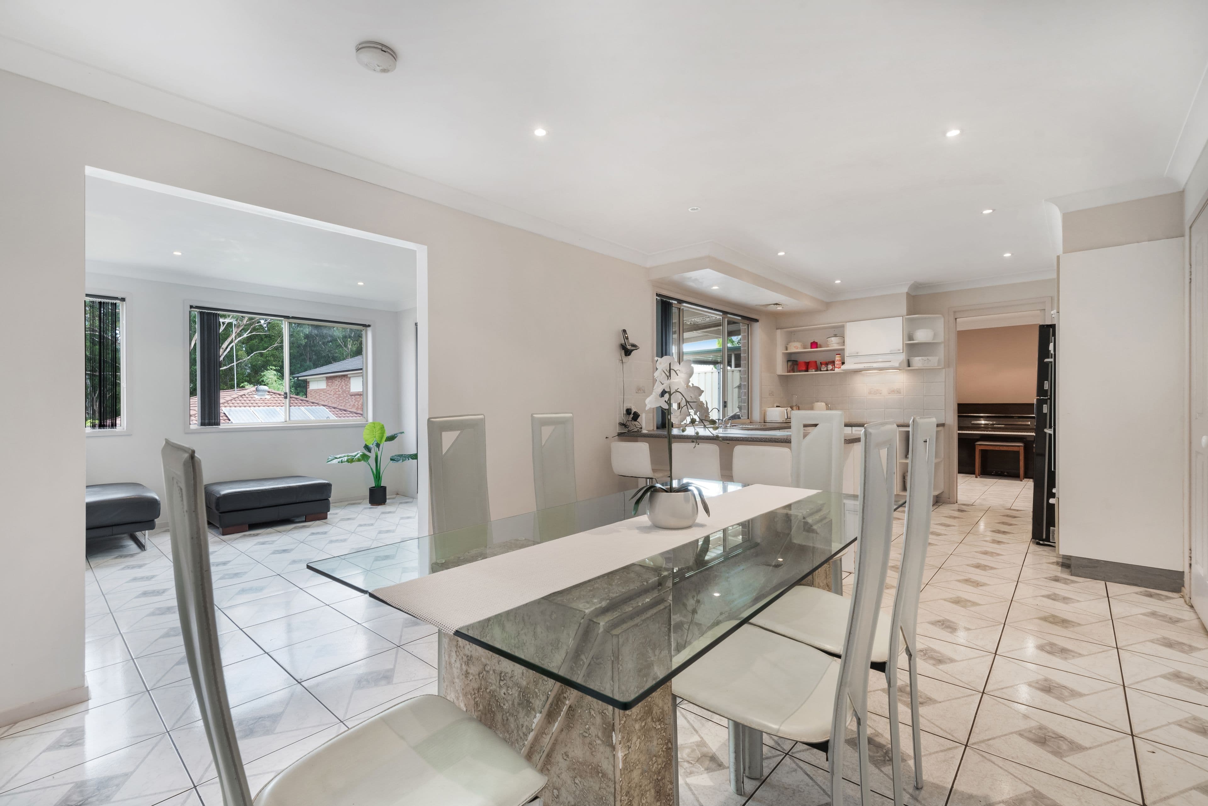 24 Swan Circuit, Green Valley NSW 2168, Green Valley - Thumbnail 5