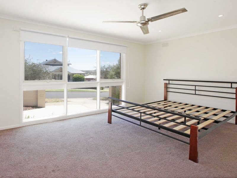 71 Moruya Drive, GROVEDALE VIC 3216, Grovedale - Thumbnail 2