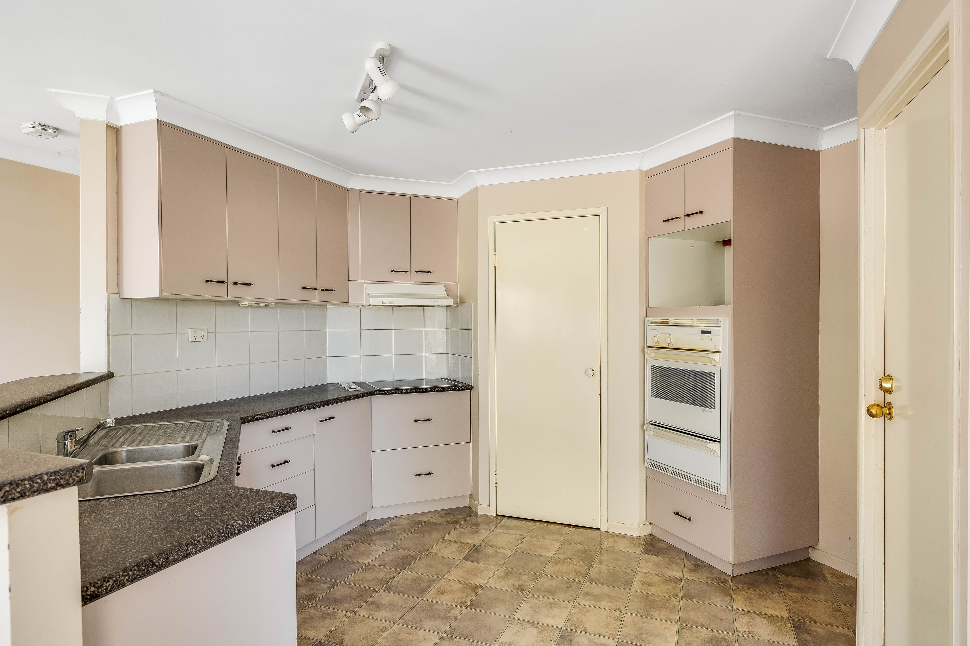 14 Bouganvillea Drive, Middle Ridge QLD 4350, Middle Ridge - Thumbnail 4