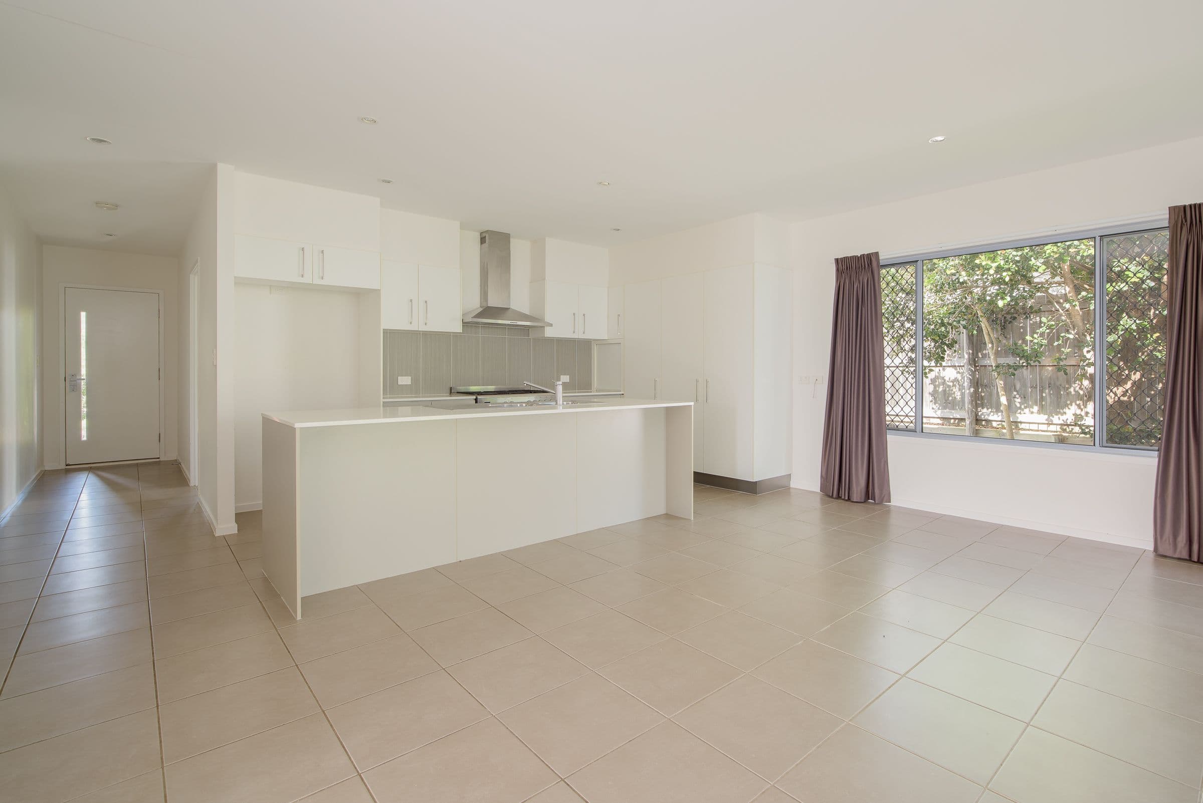 6 Iris Road, Kirkwood QLD 4680, Kirkwood - Thumbnail 2