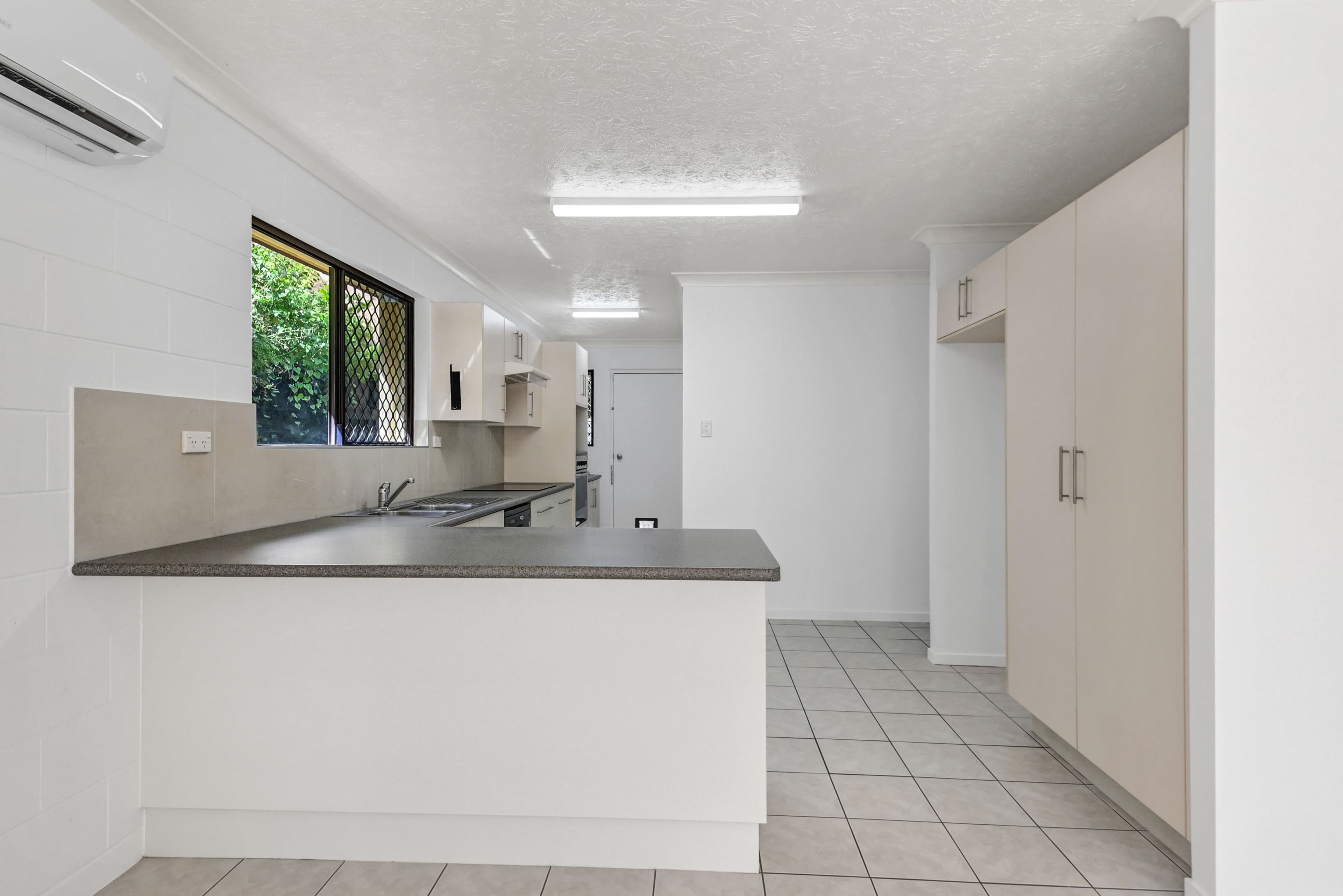 105 Livingstone Street, West End QLD 4810, West End - Thumbnail 5