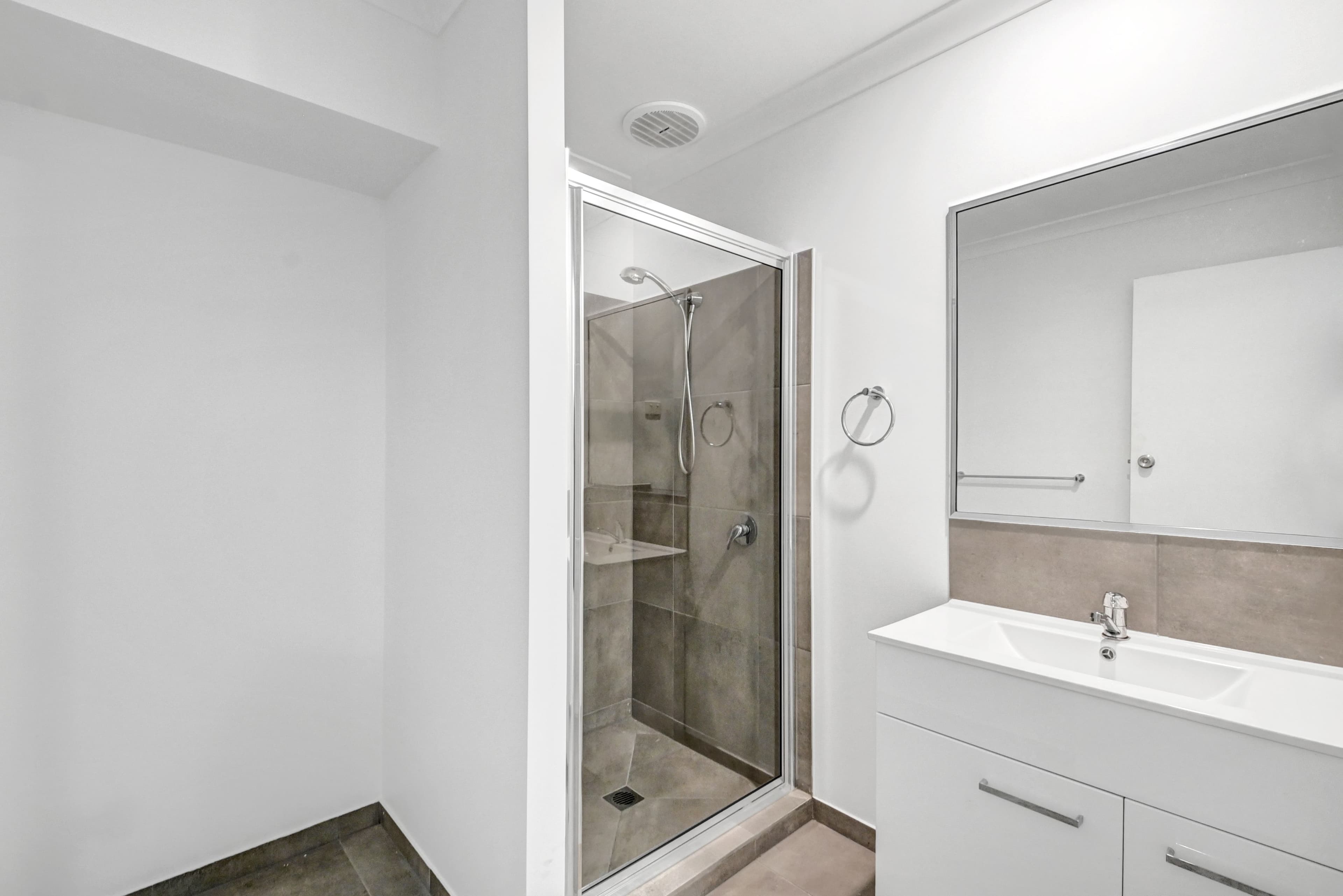 105 Livingstone Street, West End QLD 4810, West End - Thumbnail 7