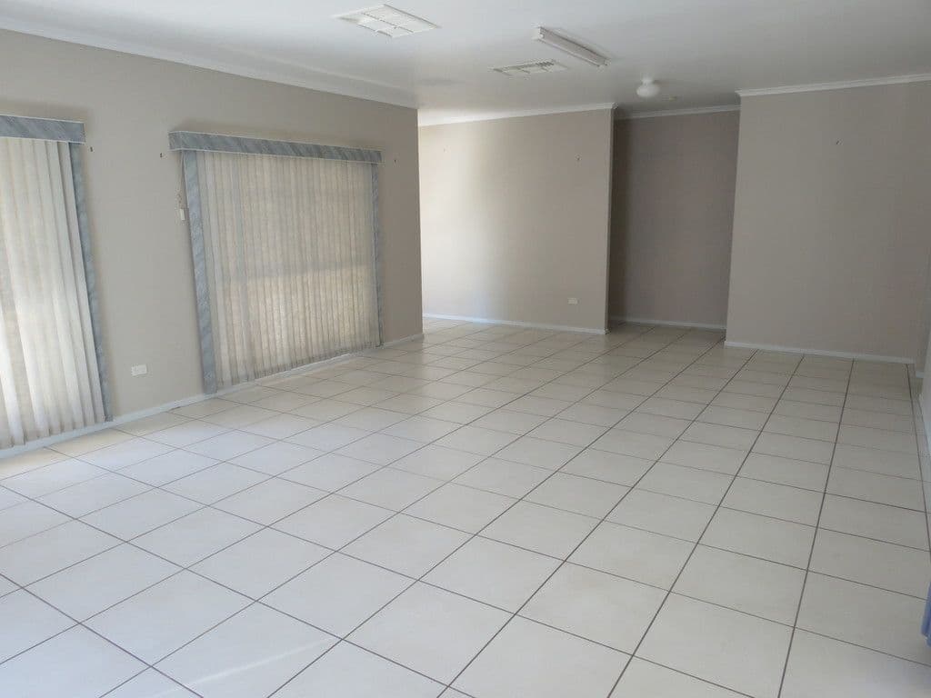 13 Barry Street, Emerald QLD 4720, Emerald - Thumbnail 2