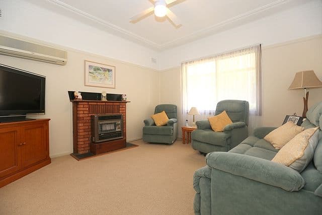 218 Auburn Road, YAGOONA NSW 2199, Yagoona - Thumbnail 2