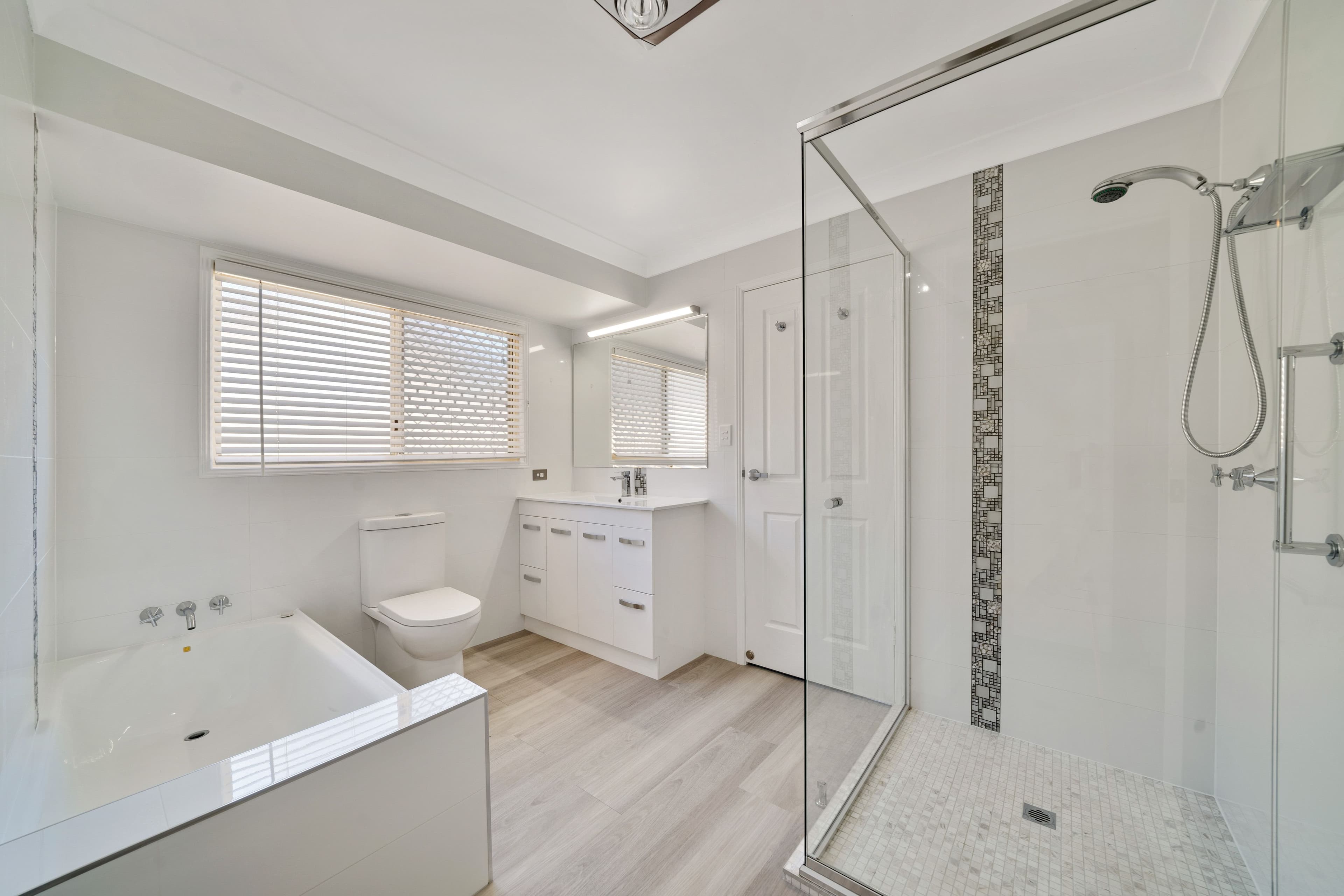 6 Mewing Court, Windaroo QLD 4207, Windaroo - Thumbnail 6