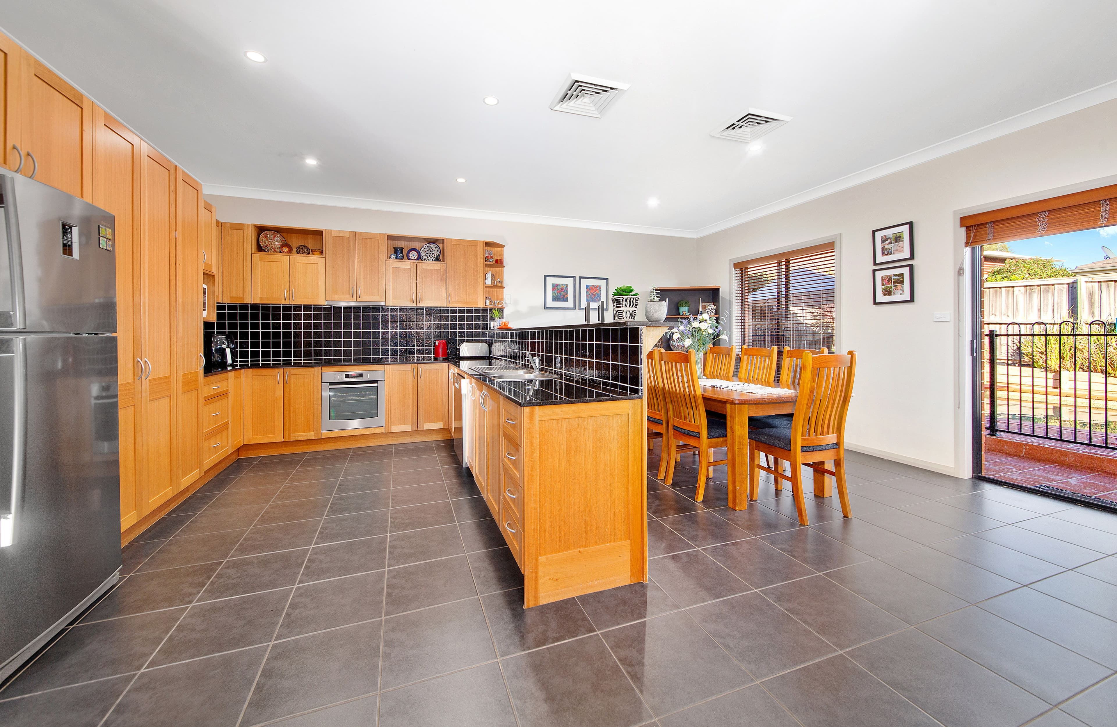 3 Foster Street, Barden Ridge - Thumbnail 2