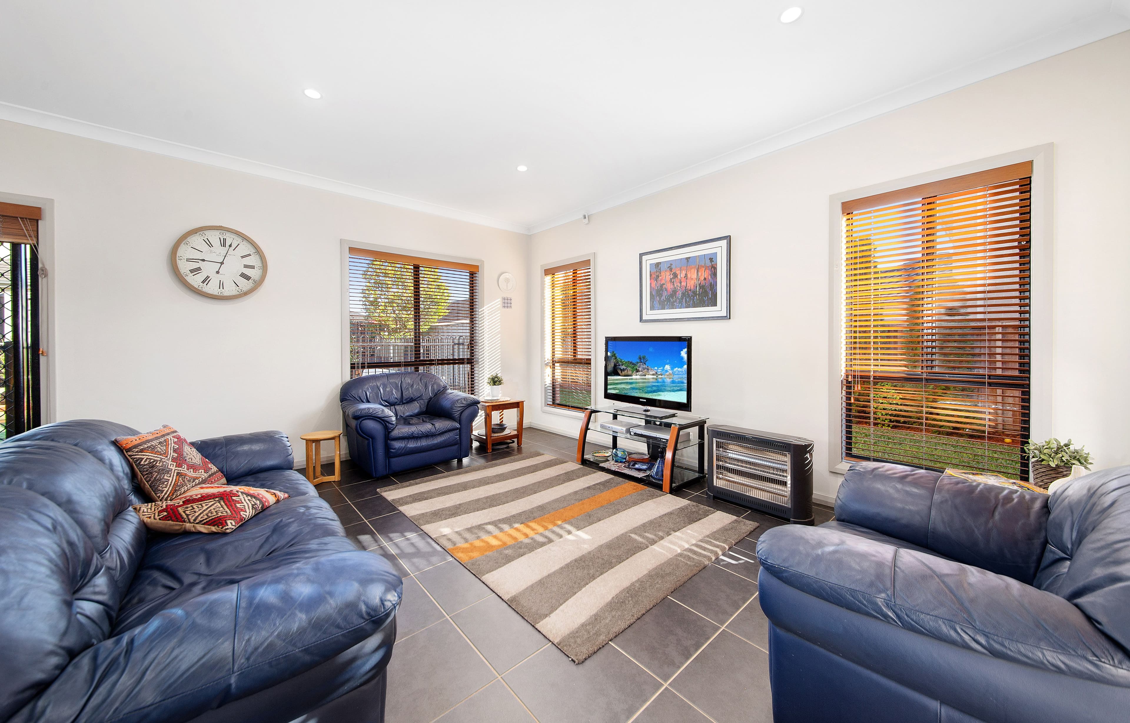 3 Foster Street, Barden Ridge - Thumbnail 3