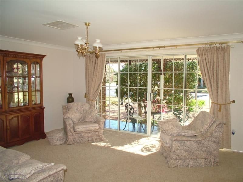 7 Oxley Circle, DUBBO NSW 2830, Dubbo - Thumbnail 2