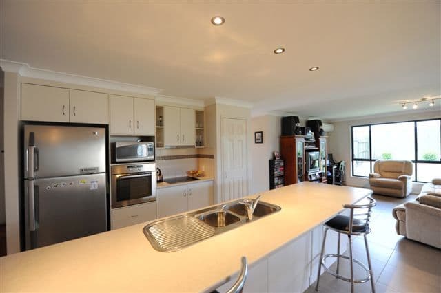 11 Whitman Street, WESTBROOK QLD 4350, Westbrook - Thumbnail 3