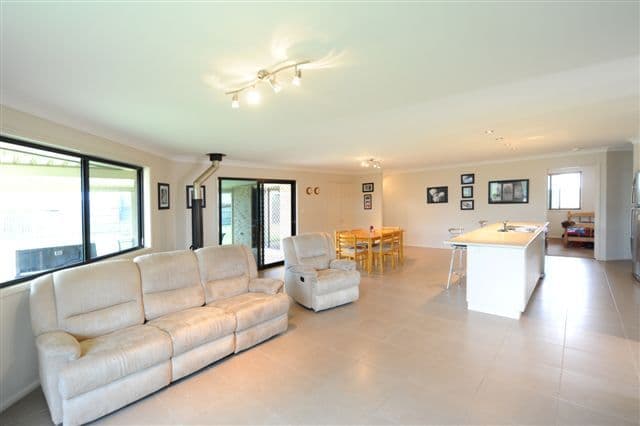 11 Whitman Street, WESTBROOK QLD 4350, Westbrook - Thumbnail 5