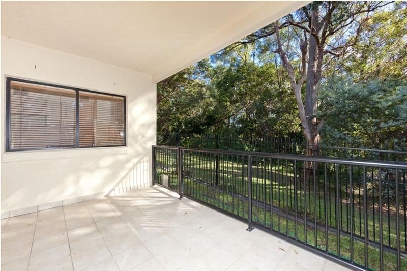12 College Avenue, SOUTHPORT QLD 4215, Southport - Thumbnail 2