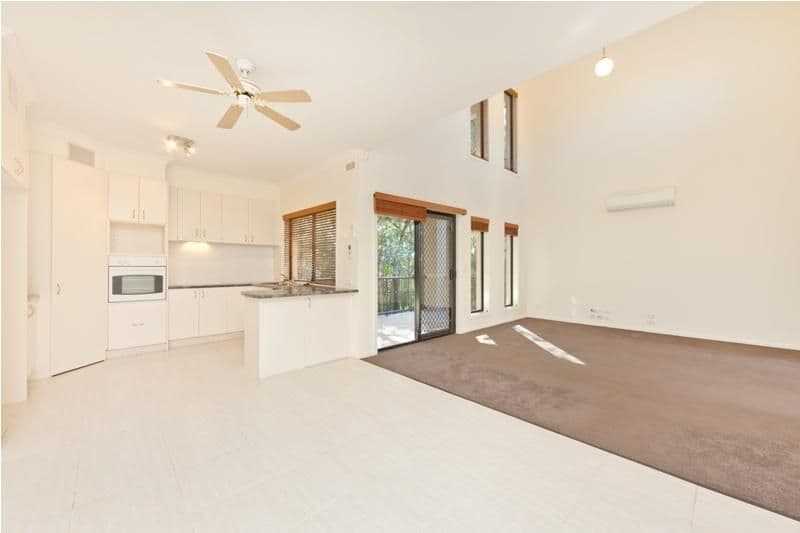 12 College Avenue, SOUTHPORT QLD 4215, Southport - Thumbnail 3