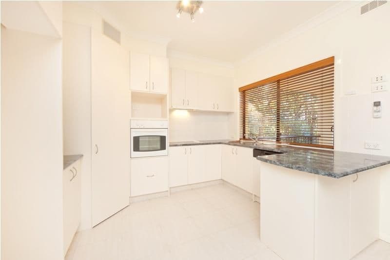 12 College Avenue, SOUTHPORT QLD 4215, Southport - Thumbnail 4