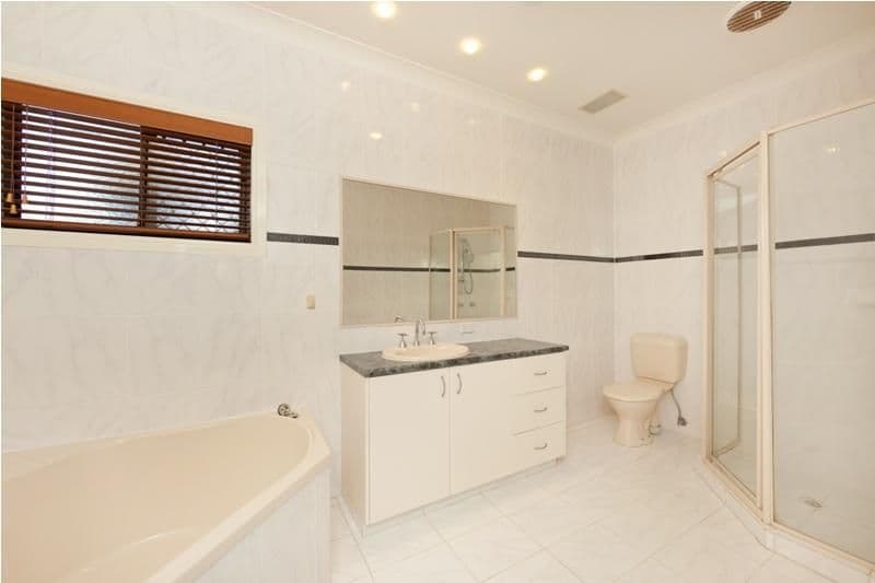 12 College Avenue, SOUTHPORT QLD 4215, Southport - Thumbnail 6