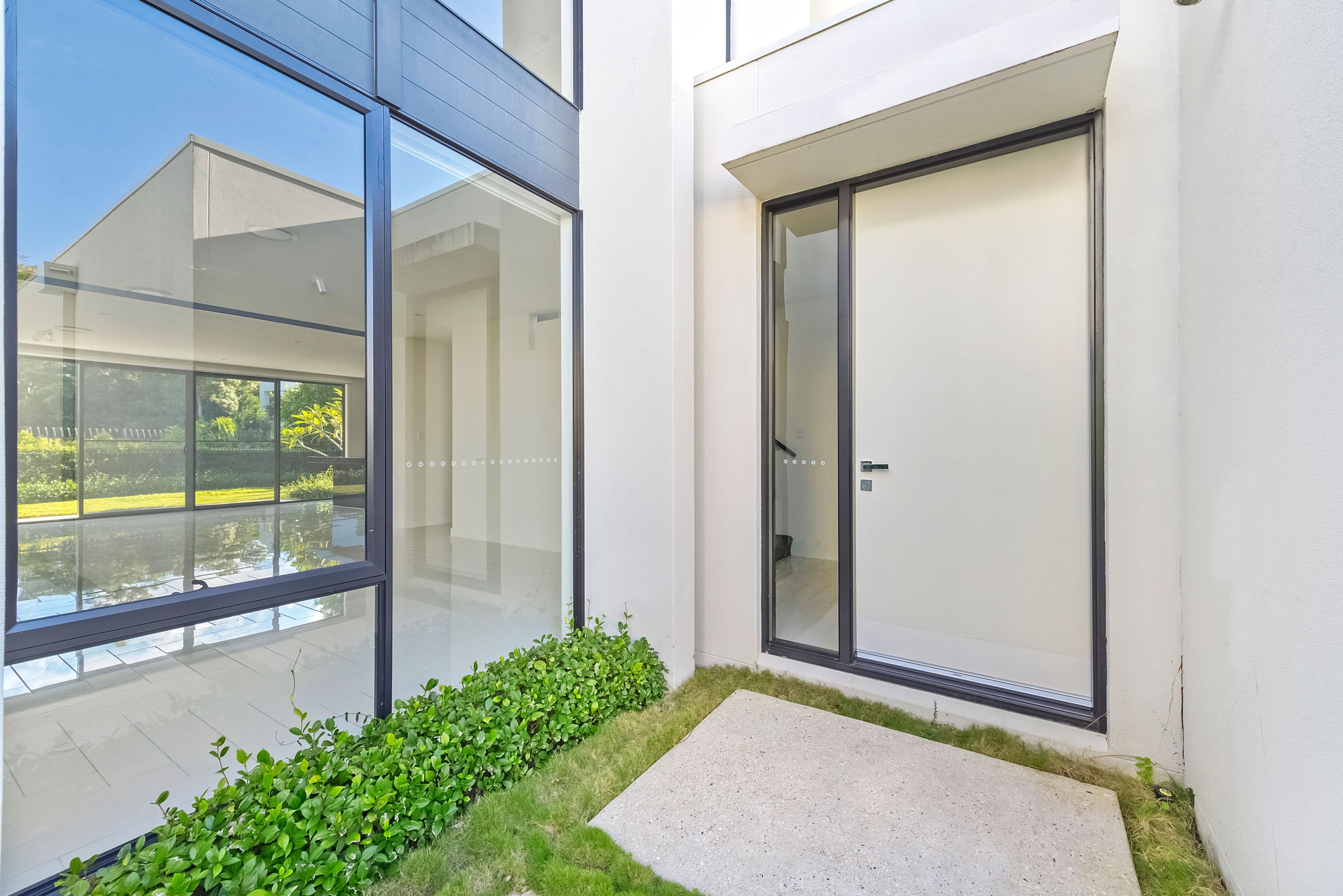 2335 Meliah Close, Sanctuary Cove QLD 4212, Sanctuary Cove - Thumbnail 2