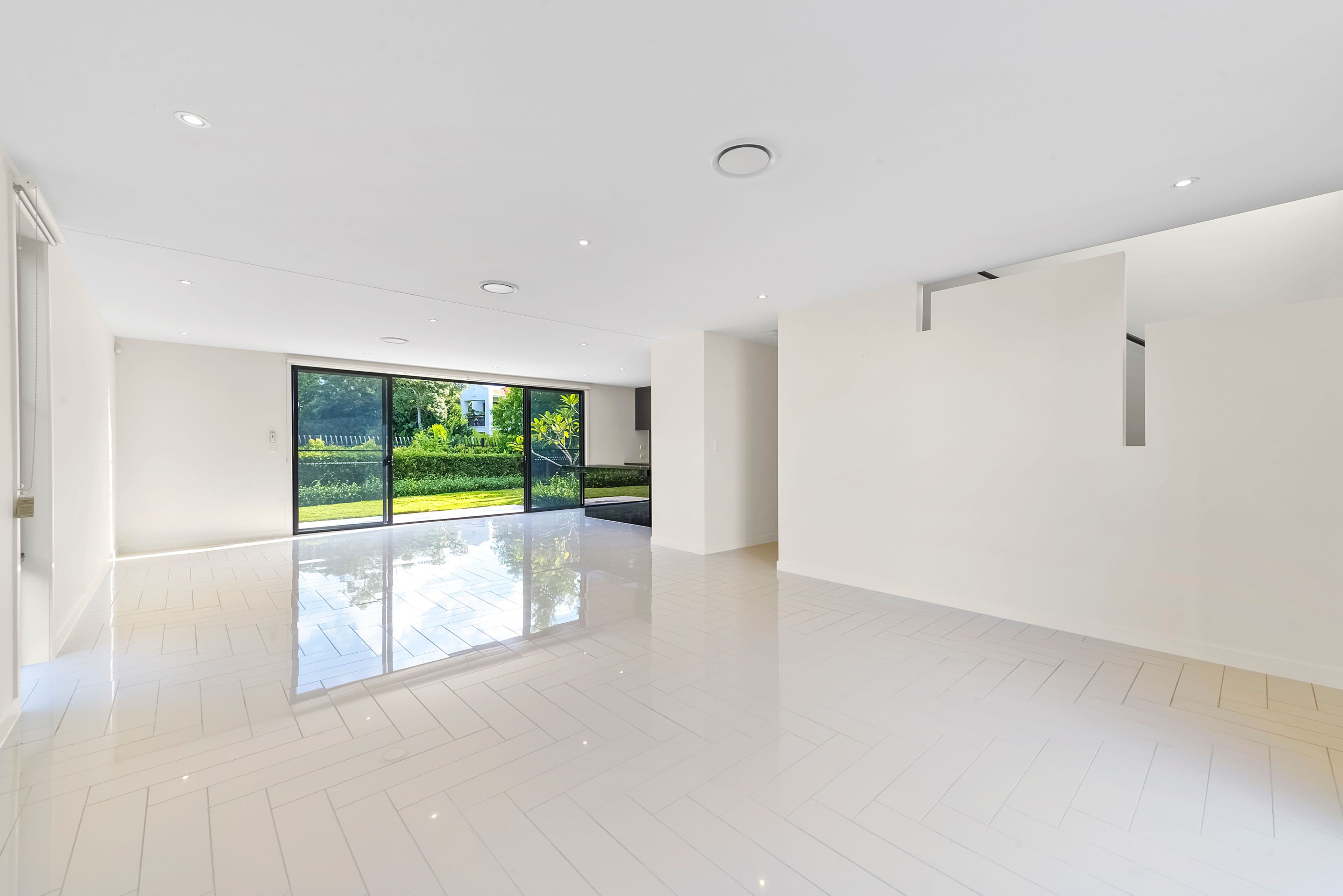 2335 Meliah Close, Sanctuary Cove QLD 4212, Sanctuary Cove - Thumbnail 3
