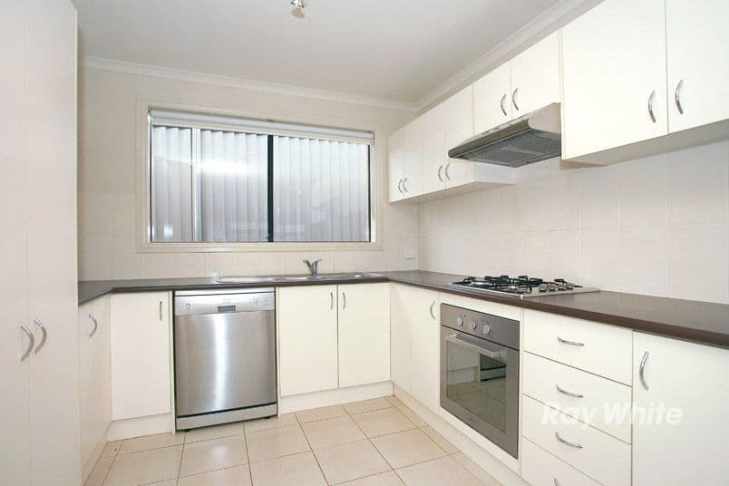 8 Avalon Crescent, CRANBOURNE EAST VIC 3977, Cranbourne East - Thumbnail 3