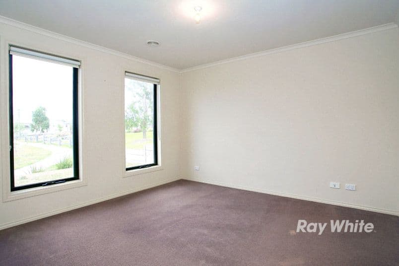 8 Avalon Crescent, CRANBOURNE EAST VIC 3977, Cranbourne East - Thumbnail 6