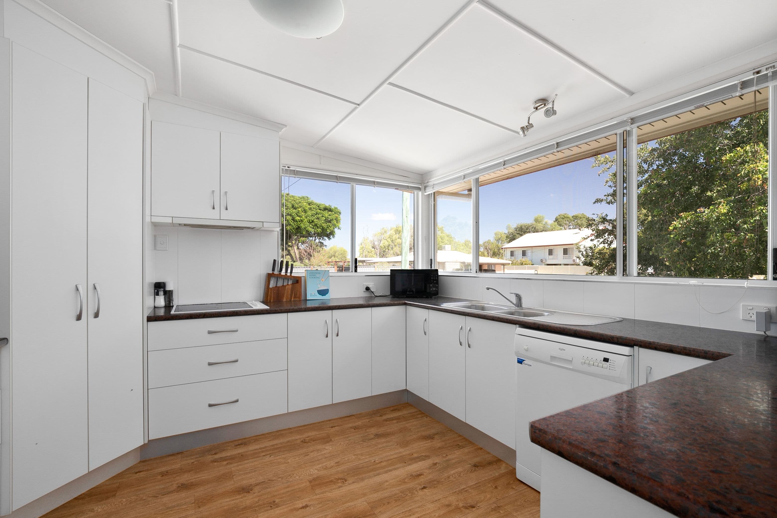 22 Brief Street, Emerald QLD 4720, Emerald - Thumbnail 5