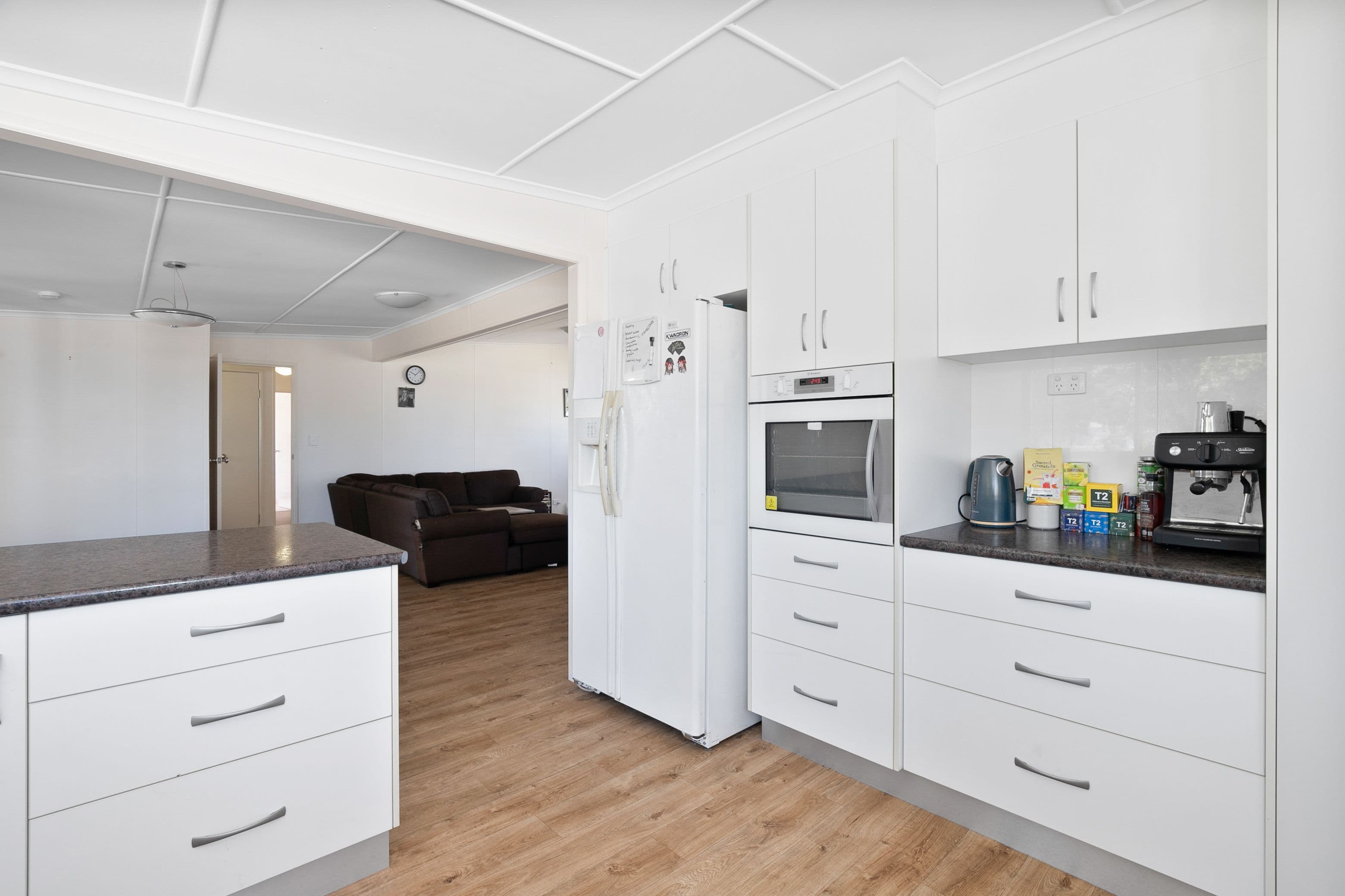 22 Brief Street, Emerald QLD 4720, Emerald - Thumbnail 6