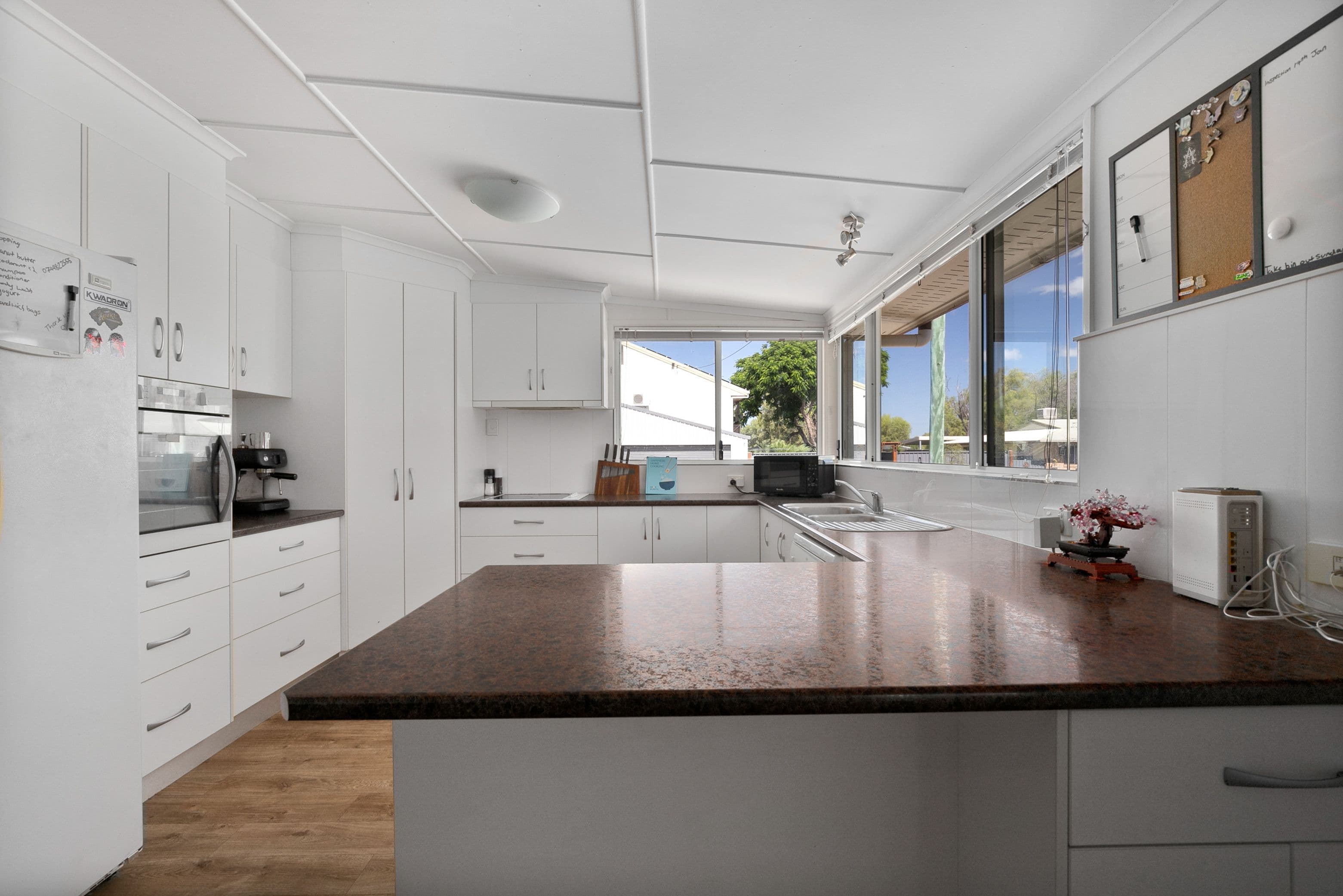 22 Brief Street, Emerald QLD 4720, Emerald - Thumbnail 7