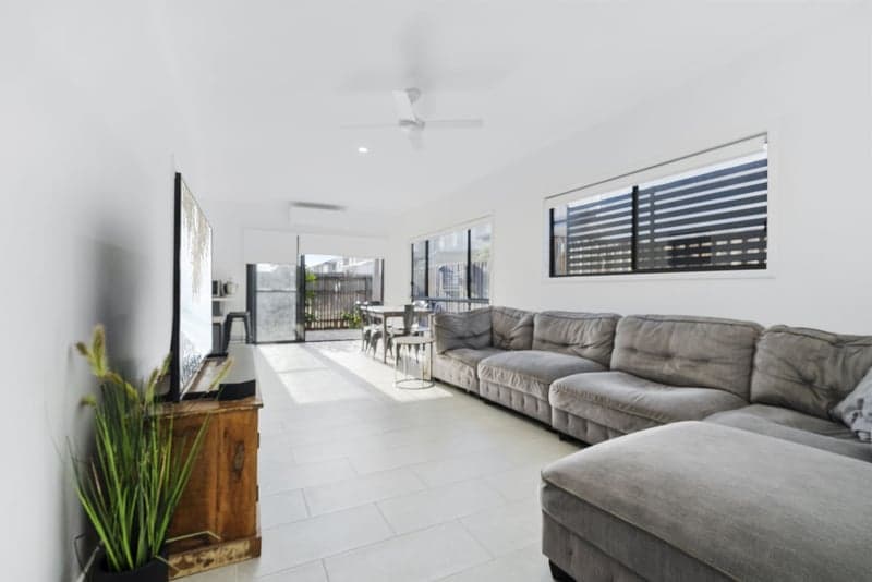 113 Todds Road, Lawnton - Thumbnail 2