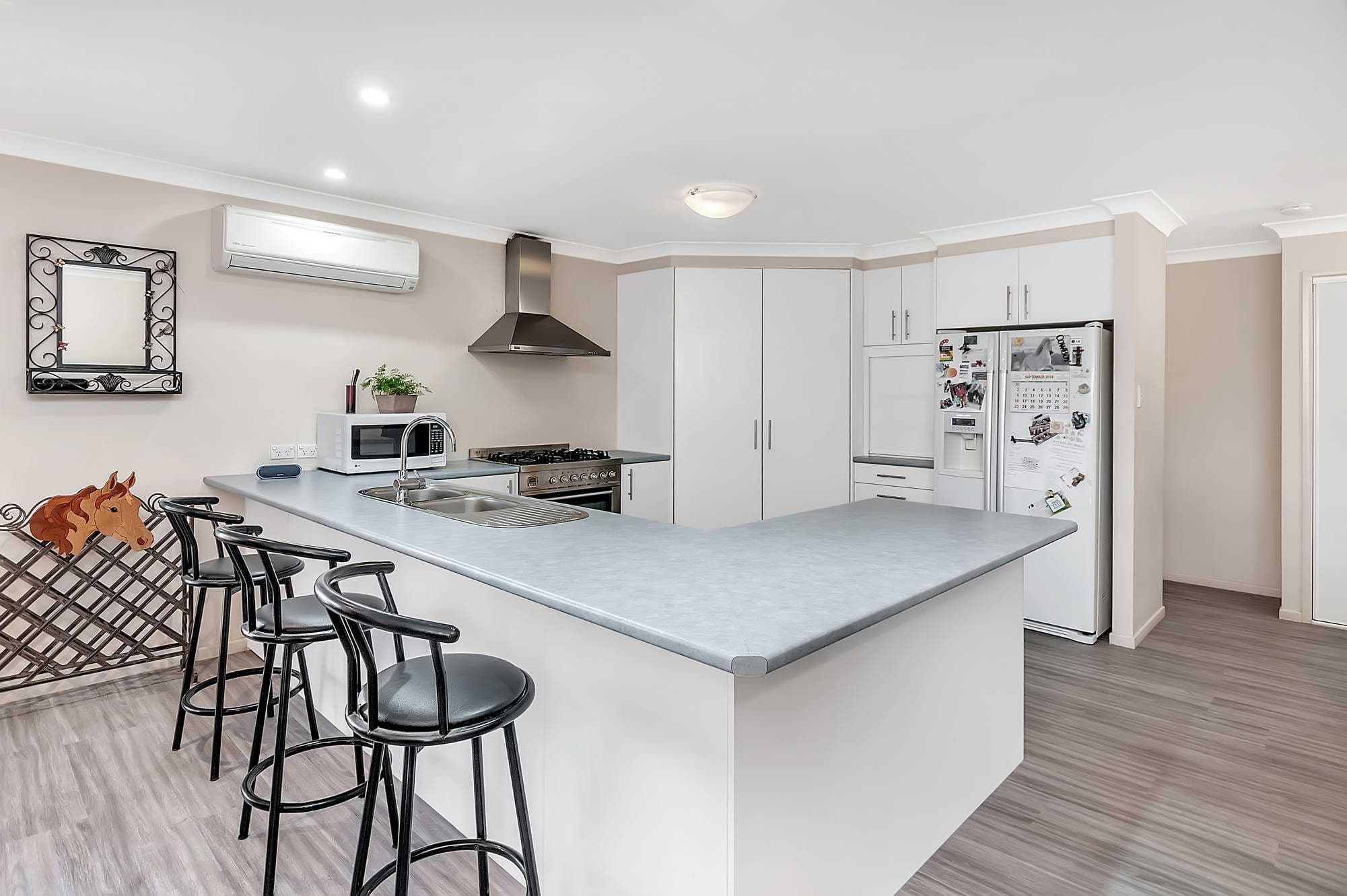 6 Varley Street, Lowood QLD 4311, Lowood - Thumbnail 2
