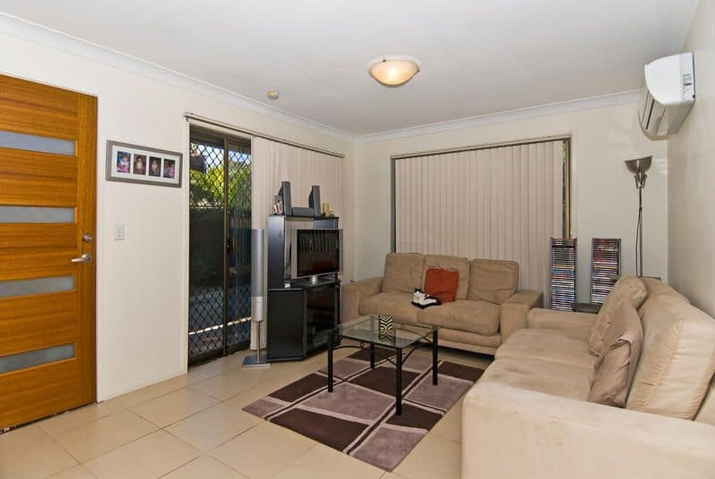 28  Wagtail Court, BURLEIGH WATERS QLD 4220, Burleigh Waters - Thumbnail 4