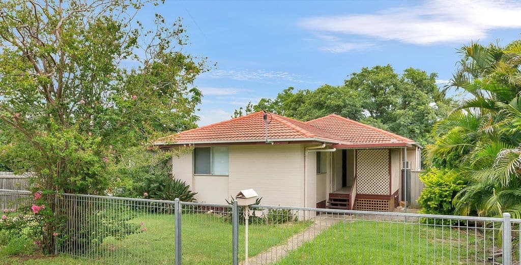 4 Southampton Road, Ellen Grove QLD 4078, Ellen Grove - Image 1