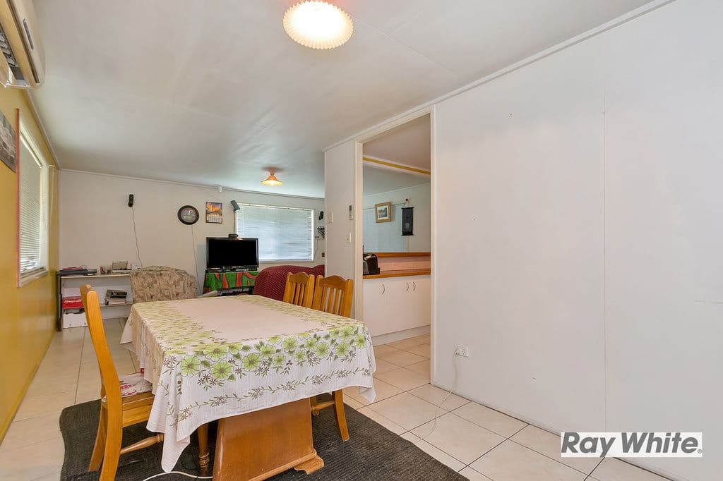 4 Southampton Road, Ellen Grove QLD 4078, Ellen Grove - Thumbnail 2