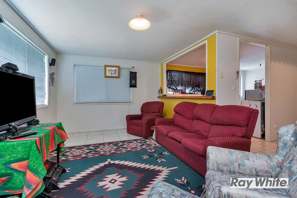 4 Southampton Road, Ellen Grove QLD 4078, Ellen Grove - Thumbnail 3