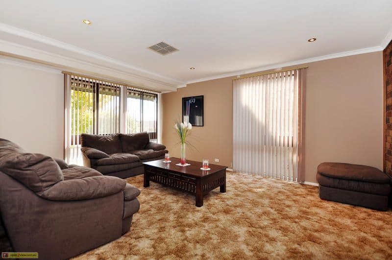 18 Mackie Crescent, STIRLING ACT 2611, Stirling - Thumbnail 2