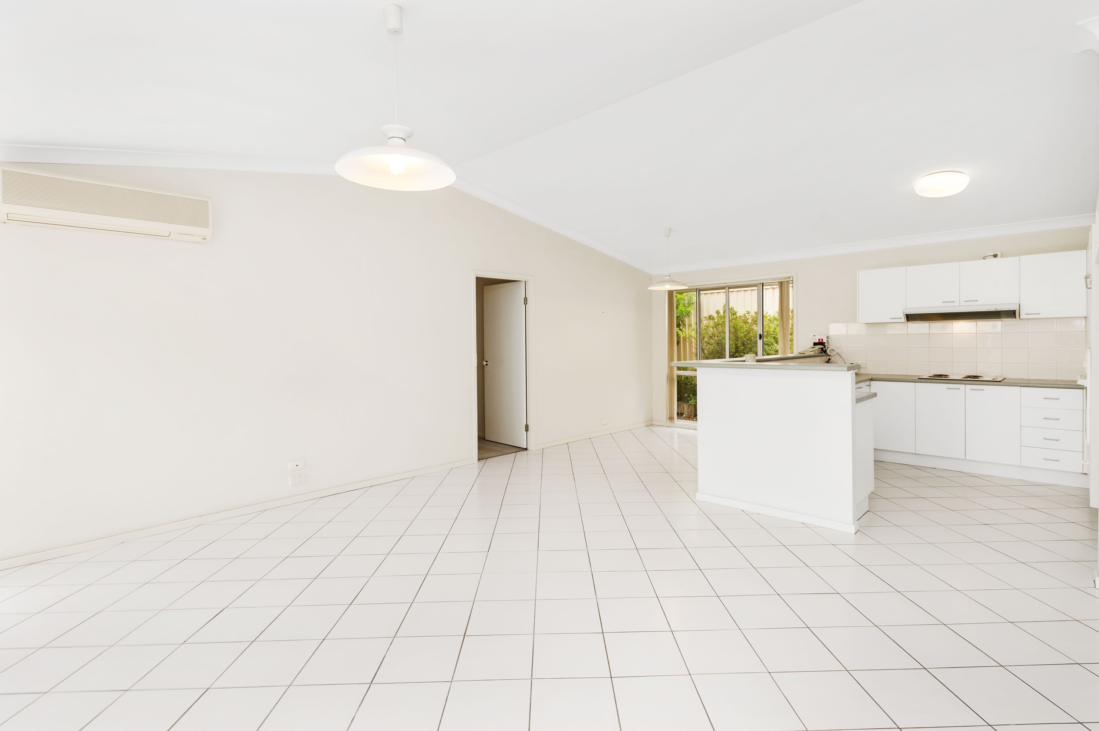15 Allied Drive, Arundel QLD 4214, Arundel - Thumbnail 4
