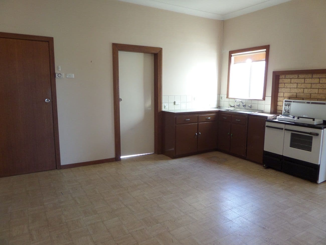 41 Ferrier Street, NARRANDERA NSW 2700, Narrandera - Thumbnail 6