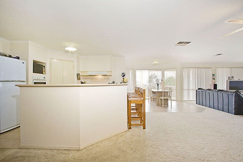 43 Roulston Way, WALLAN VIC 3756, Wallan - Thumbnail 7