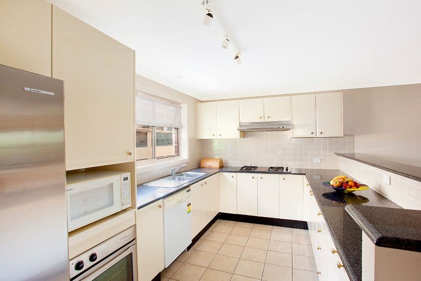 8 Sawyer Crescent, LANE COVE NSW 2066, Lane Cove North - Thumbnail 3