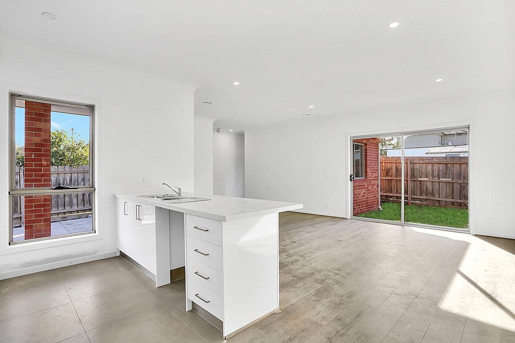 7 Birdwood Avenue, Dandenong VIC 3175, Dandenong - Thumbnail 2