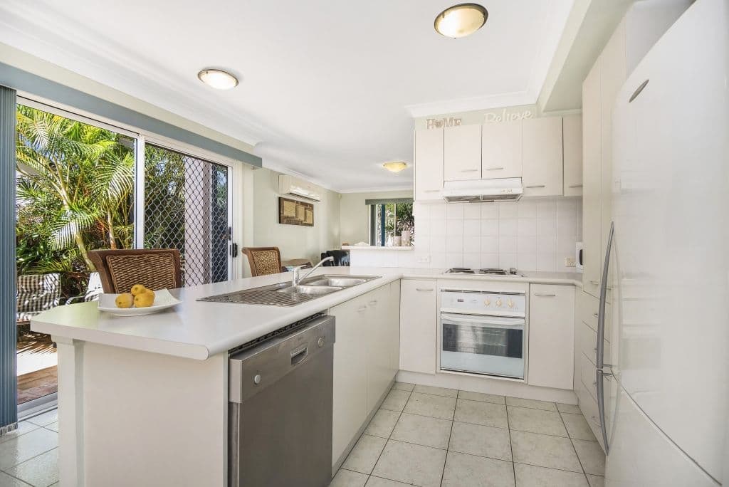 18 Baumea Court, Elanora QLD 4221, Elanora - Thumbnail 5